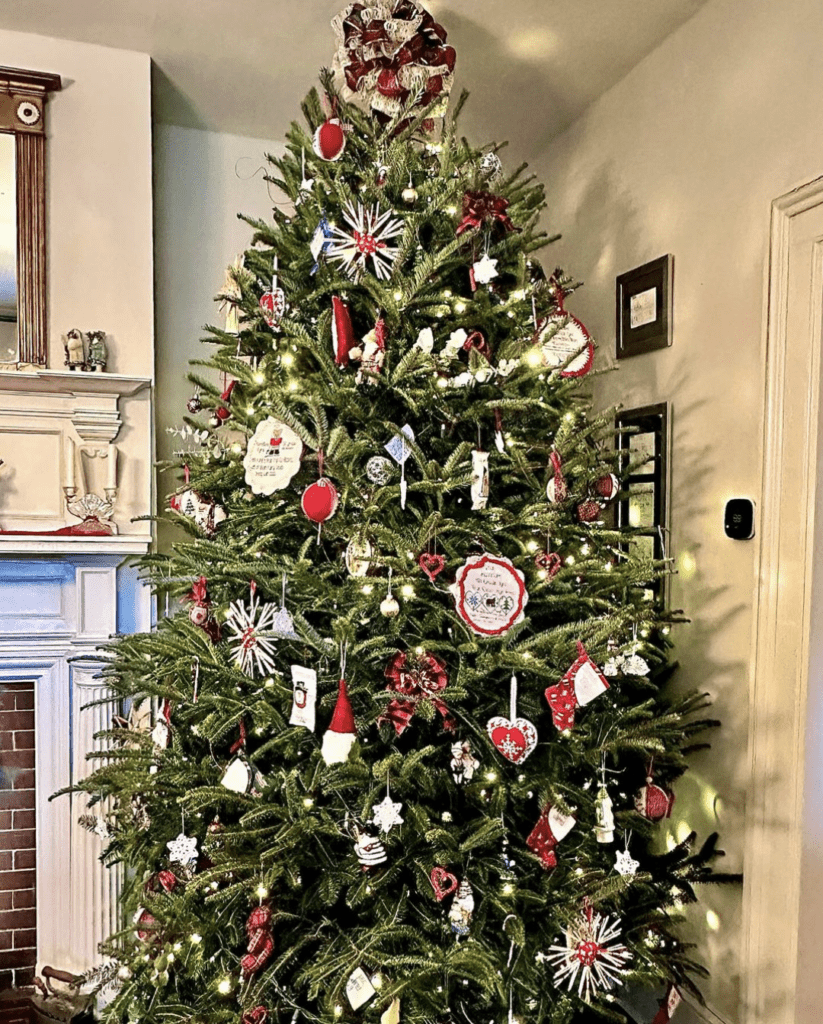 A Christmas tree decorated in the foyer of 1900 Inn on Montford, an Asheville b&b. 